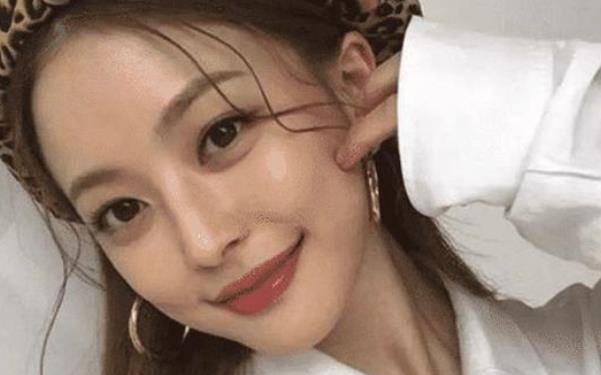 周天娜患艾滋病原因_娱乐圈艾滋病女星_娱乐圈艾滋明星