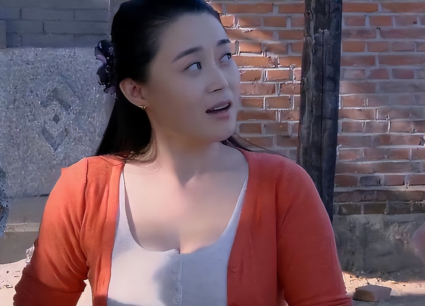 丰满美碾压骨感_审美觉醒丰满女性_骨感美女明星