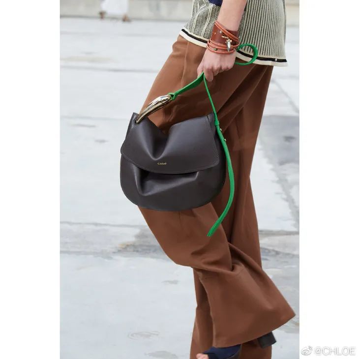 晚装女明星_春季时尚趋势_女明星红毯穿搭