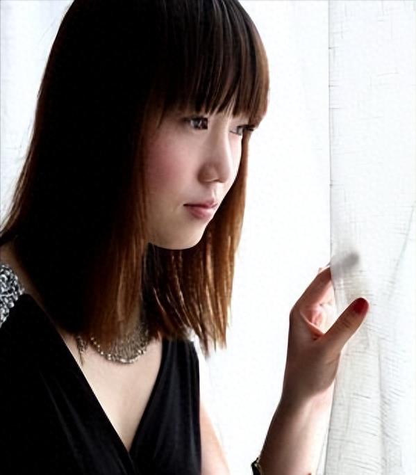 张小雨 裸模 人体摄影_中国女明星人体艺术