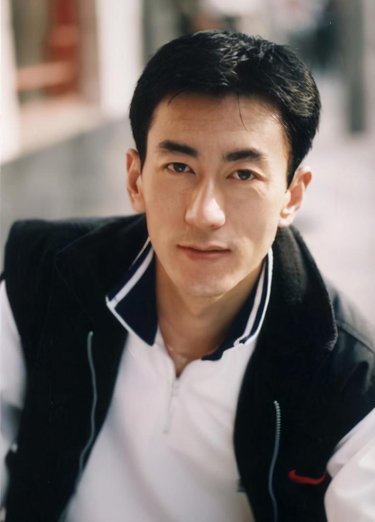 内蒙古男明星推荐_内蒙籍女明星_内蒙古大草原旅游景点